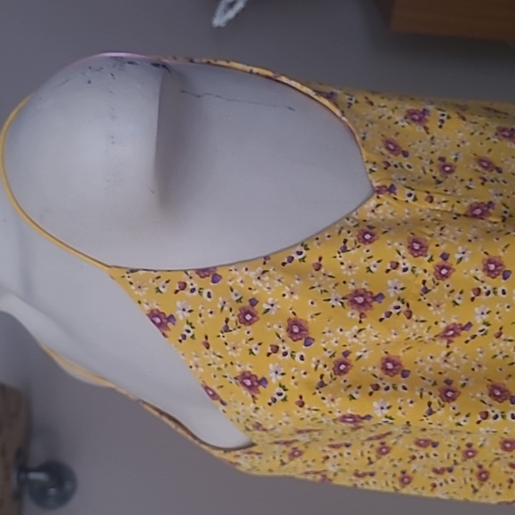 F21 Small Tank Top - Picture 5 of 6